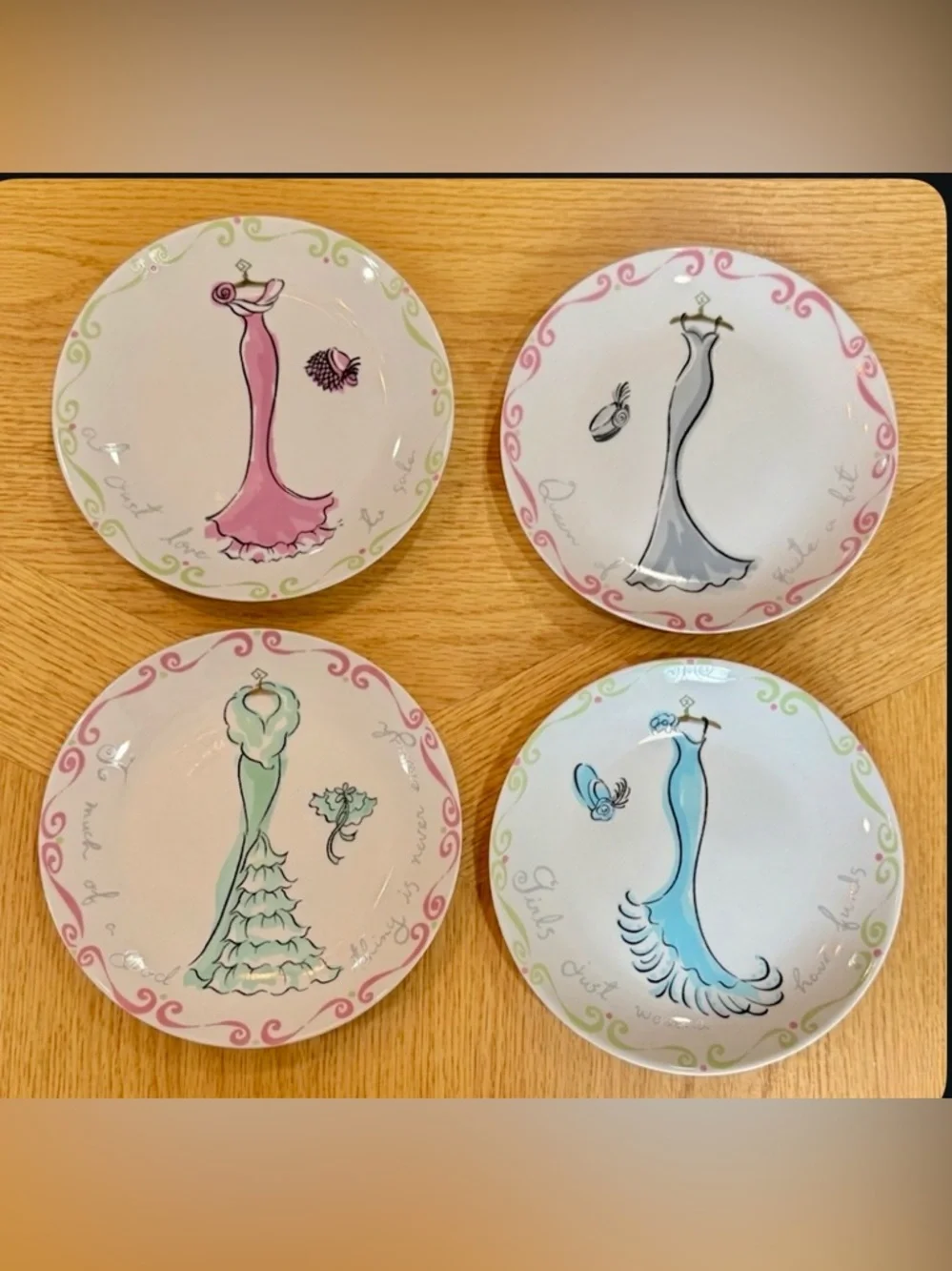 Set of 4 Fashion Illustration Dessert Plates with Original Storage Box